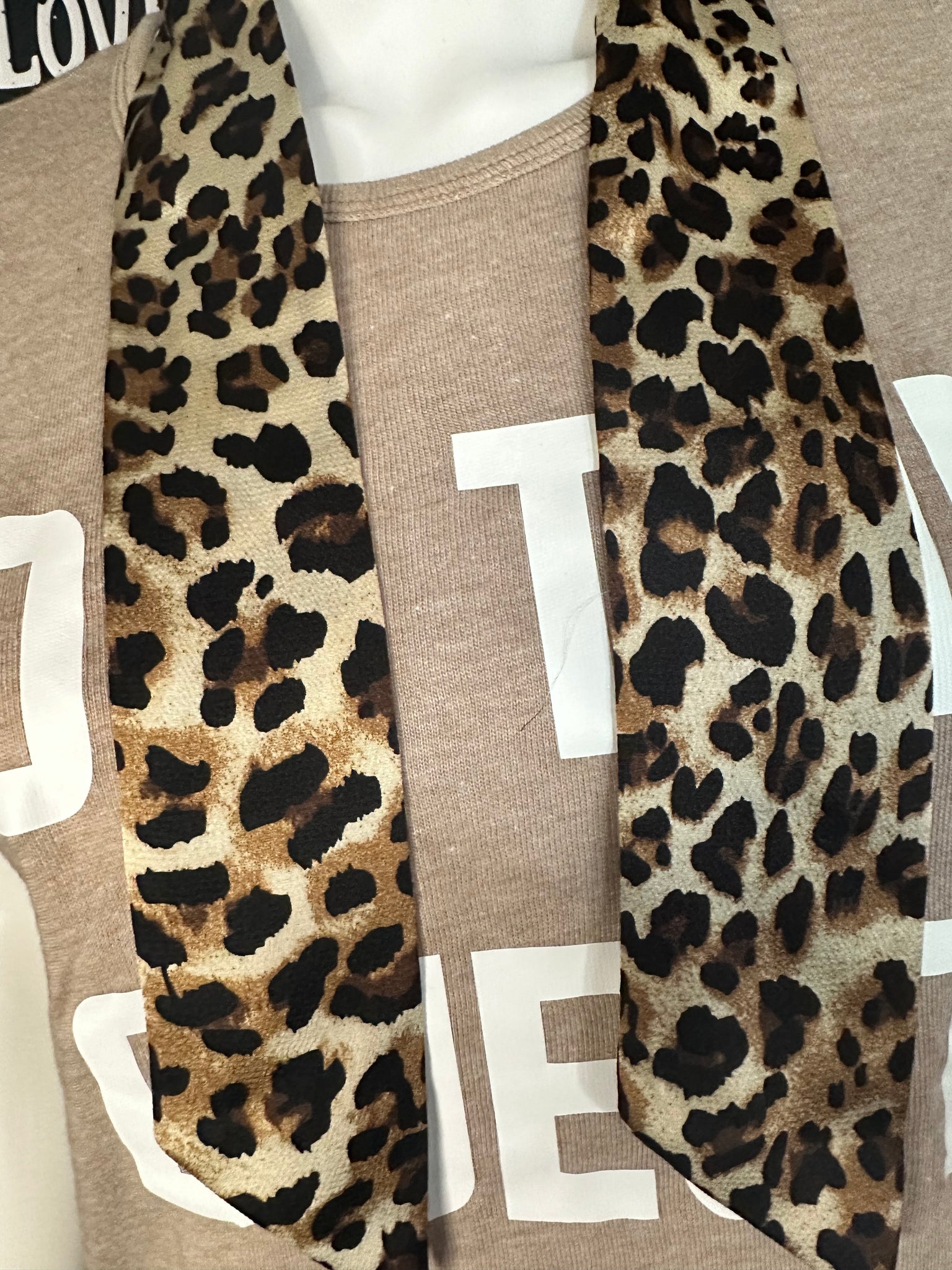 Leopard skinny scarf